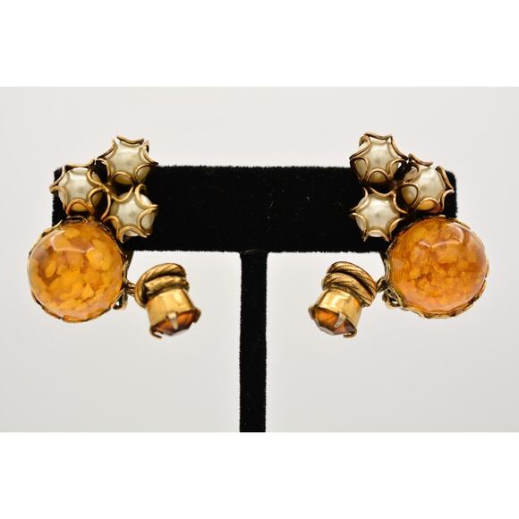 Vintage Cabochon Clip On Earrings Antiqued Gold Orange Pearl Chunky 1940s BinAG - Picture 1 of 13